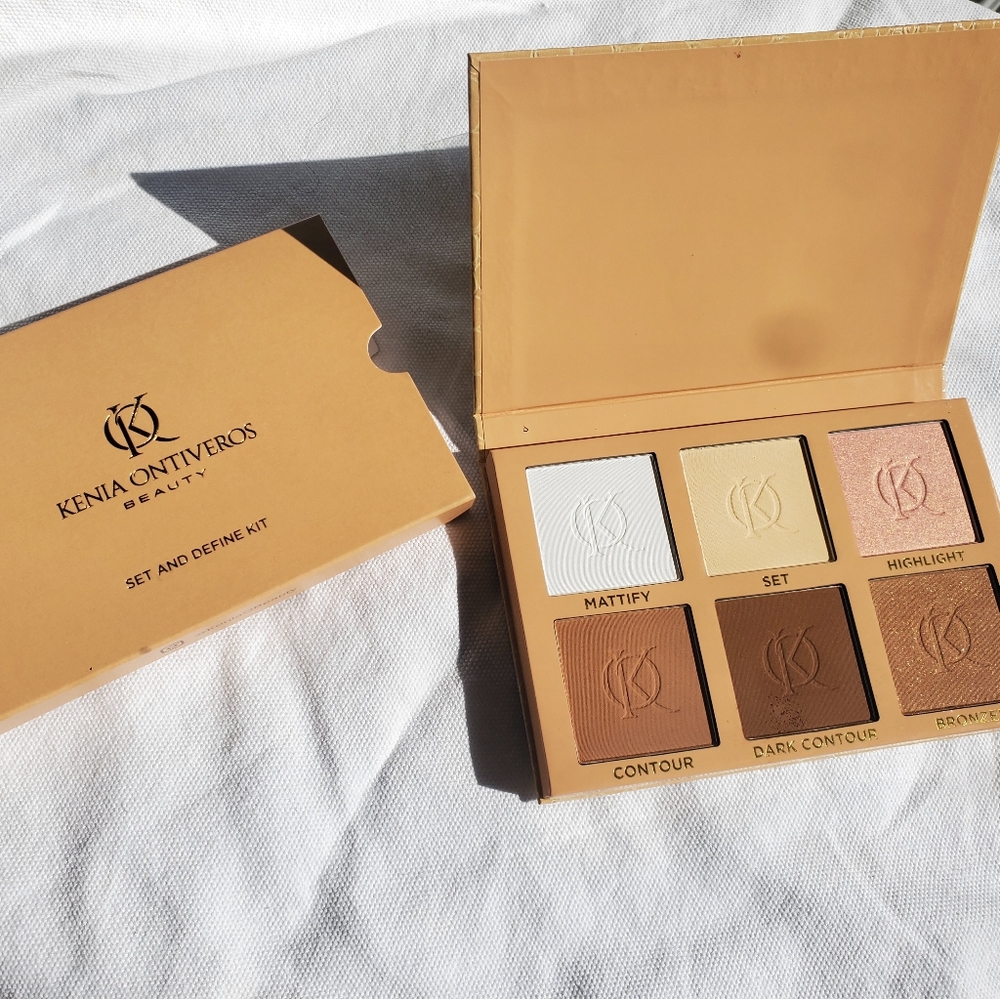 **BRAND NEW** Kenia Ontiveros Contour Kit